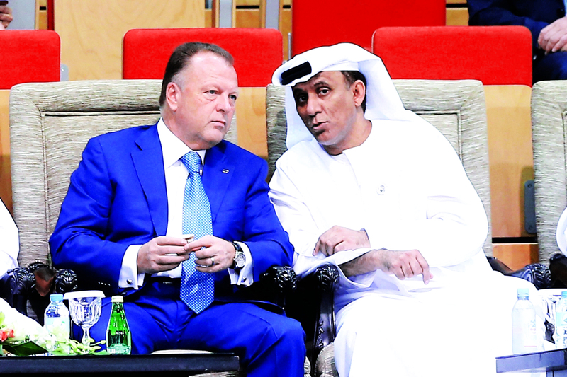 "محمد بن ثعلوب وحديث سابق مع فايزر رئيس الاتحاد الدولي | من المصدر"