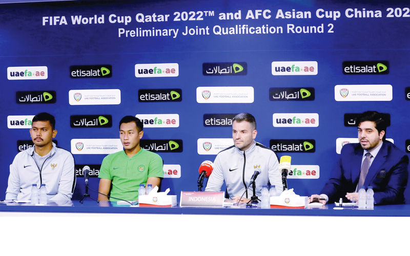 "خلال المؤتمر الصحفي لمنتخب إندونيسيا في نادي النصر | تصوير - سالم خميس"