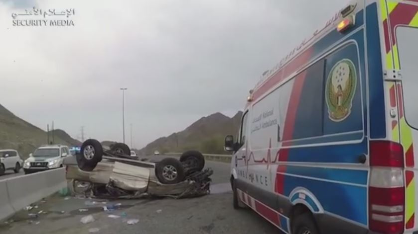 بالفيديو.."صقور الداخلية " تنقذ مواطناً تعرض لحادث مروري مروع في المنيعي