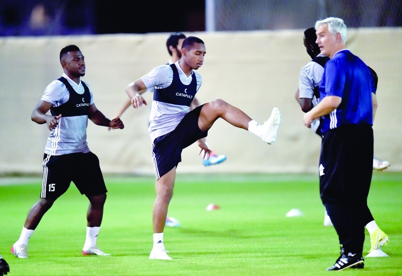 "علي سالمين خلال تدريبات المنتخب | البيان"