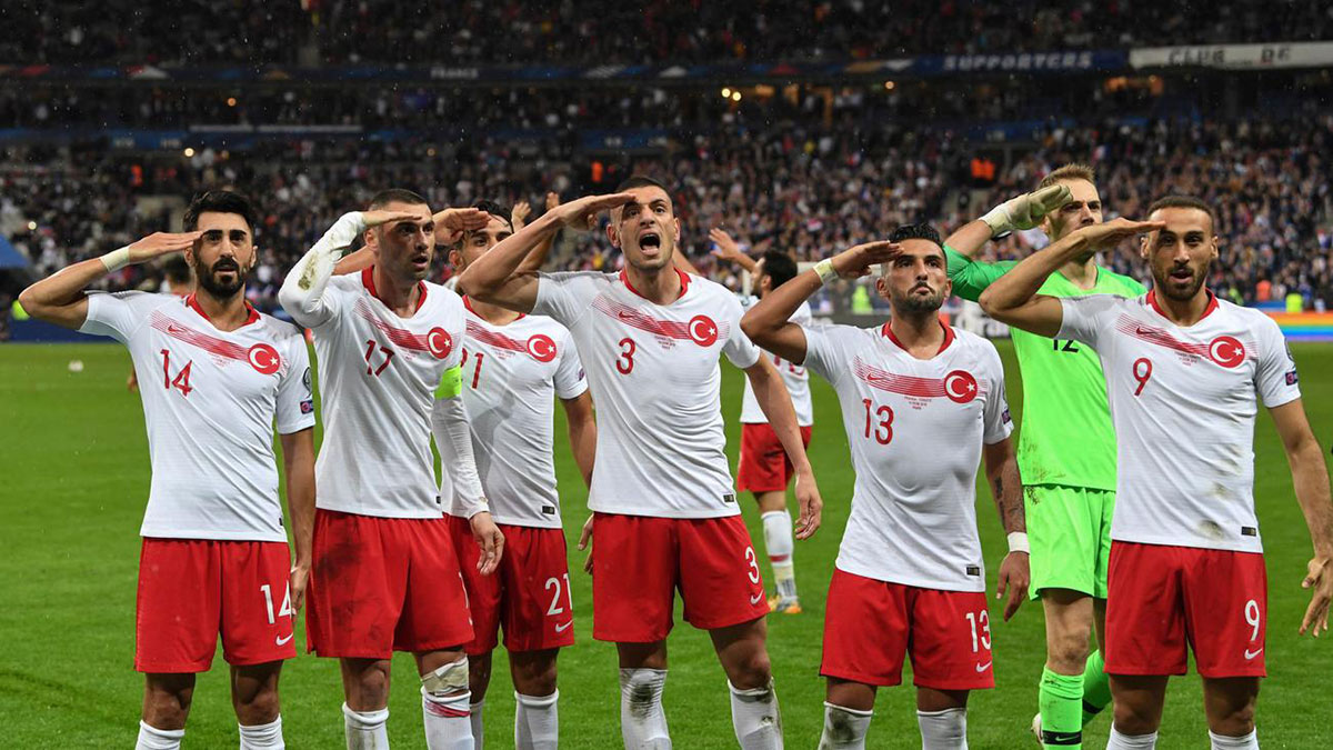إيطاليا تطالب بحرمان تركيا من استضافة نهائي أبطال أوروبا