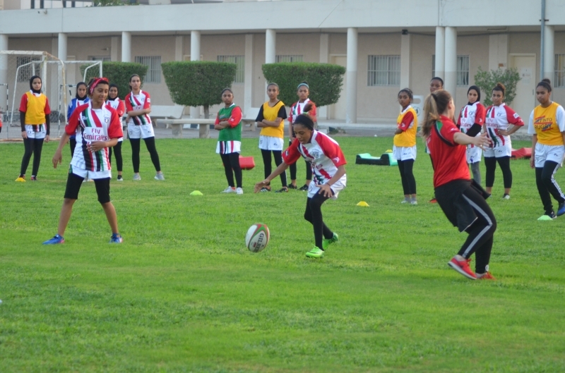 "جانب من تدريبات منتخب الفتيات للرجبي | البيان"