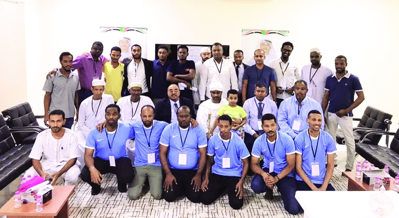 "اللجنة المنظمة مع ممثلي الفرق | البيان"