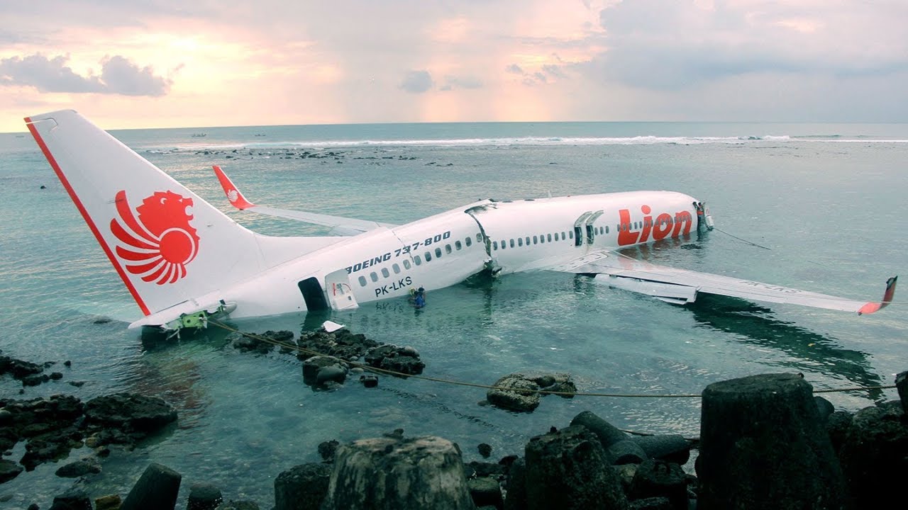 9 عوامل تسببت في كارثة "بوينغ 737" بإندونيسيا