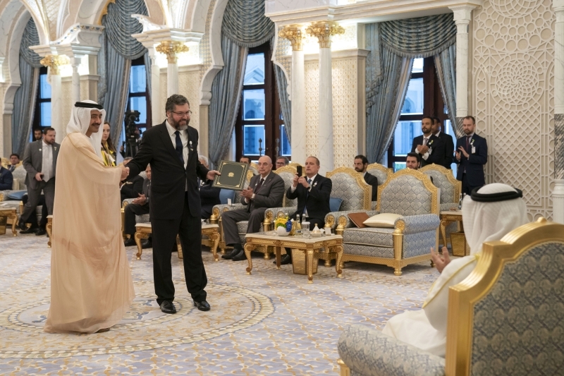 محمد بن زايد: نسعى لإقامة مشـاريع تخدم تطلعاتنا بالتعاون وتعزيز الصداقة بين شعبينا