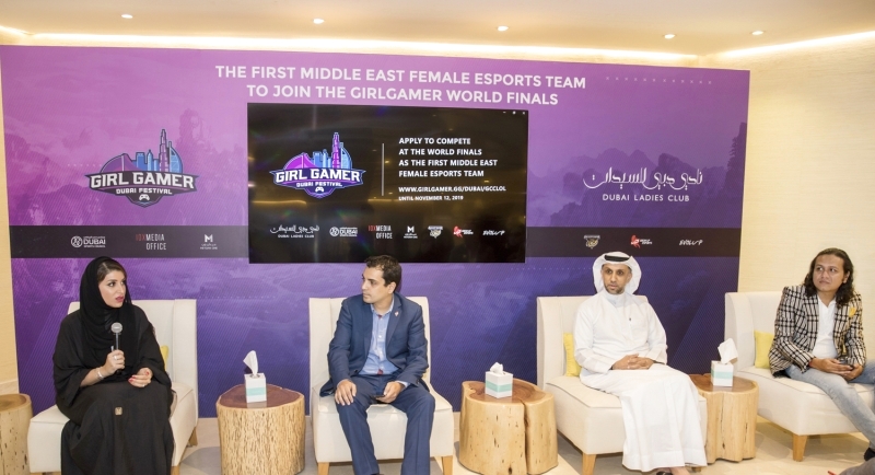 "عبدالله المنصوري ولمياء خان وتيلمو سيلفا وبول روي خلال المؤتمر | البيان"