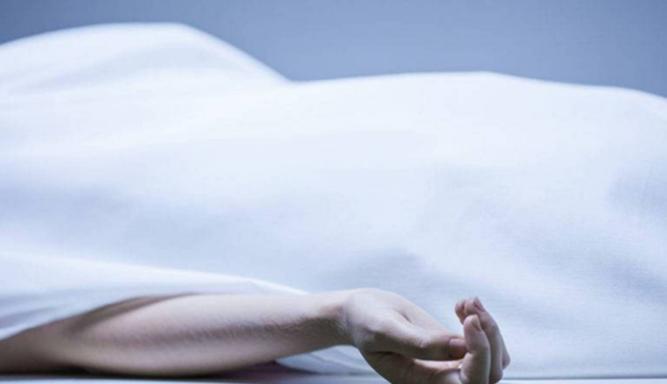 يطعن زوجته وابنتيه ثم يلقى بنفسه من شرفة المنزل