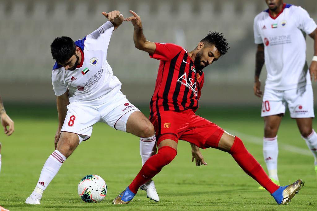 "الشارقة حقق فوزاً صعباً على الفجيرة- تصوير: سالم خميس"