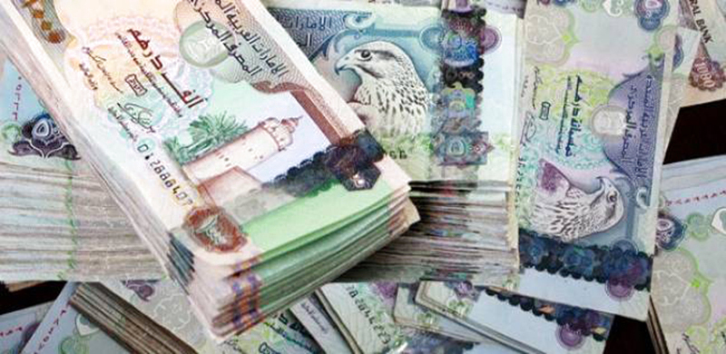 حبس آسيويين سرقوا 65 ألفاً من مستودع في عجمان