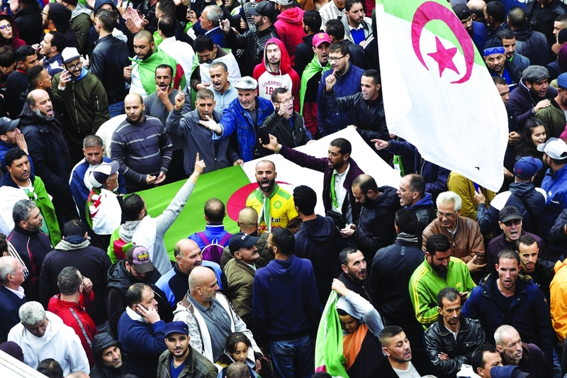 رسمياً 5 متنافسين على كرسي الرئاسة في الجزائر