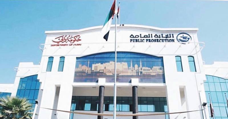 حادث سير يسفر عن وجود رجل وامرأة في حالة سكر في مركبة
