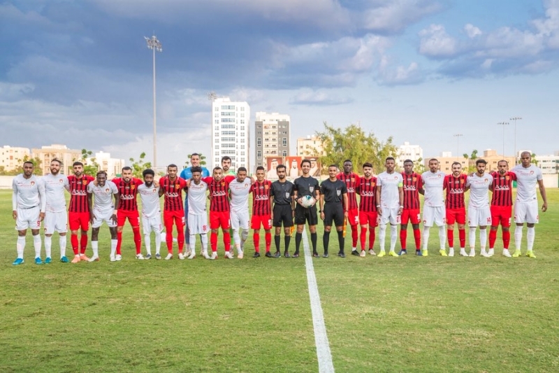 "فريقا الفجيرة وضمك قبل المباراة | البيان"