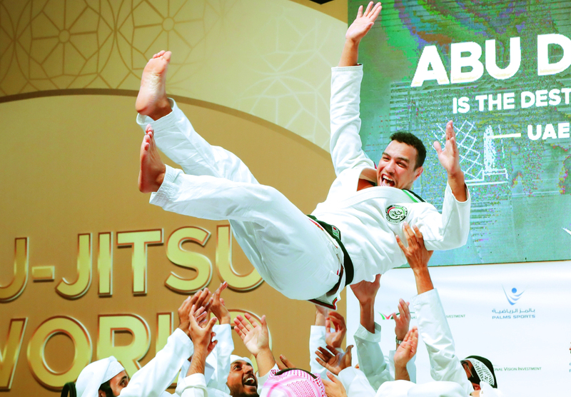 الكتبي يهدي الإمارات ذهبية العالم للجوجيتسو