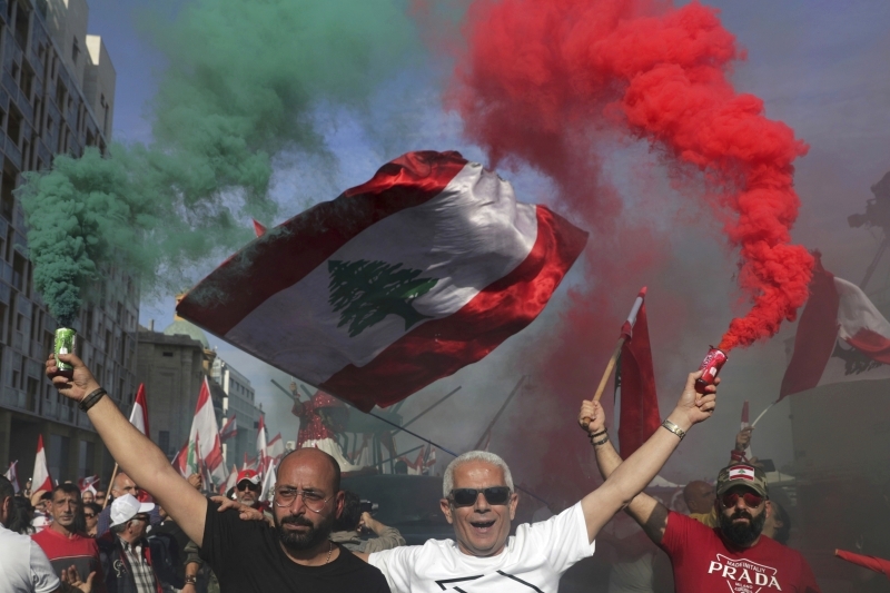 لبنان يحتفل بذكرى الاستقلال في الشارع