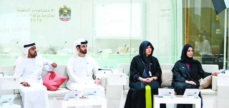 "Ⅶ لطيفة بنت محمد وهالة بدري ومنصور المنصوري خلال الاجتماعات | من المصدر"