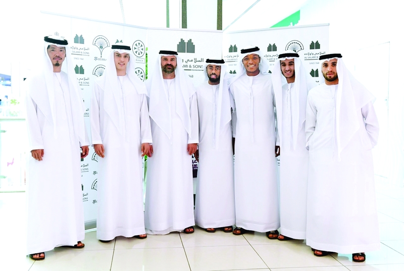 "محترفو العين والكرواتي ليكو بالزي الوطني الإماراتي | البيان"
