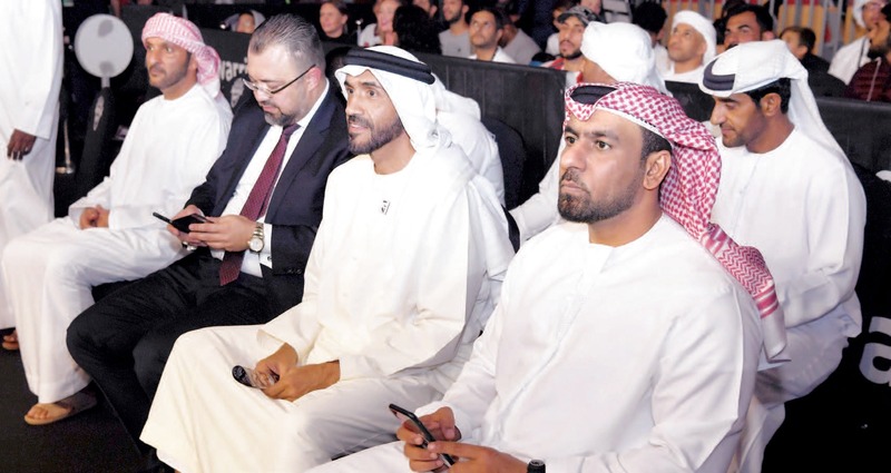"نهيان بن زايد خلال متابعته المنافسات | البيان"