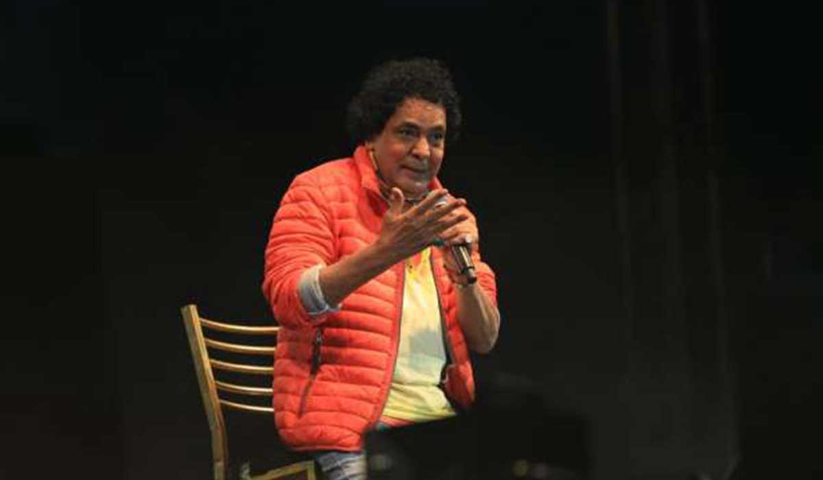 محمد منير يكشف لأول مرة طبيعة مرضه
