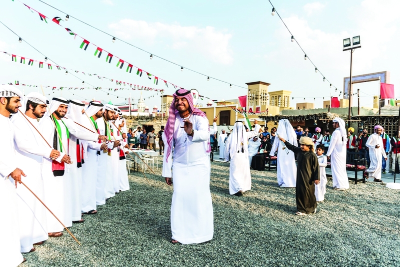 "Ⅶ  رقصات تراثية متنوعة أمتعت زوار القرية التراثية  |  البيان"