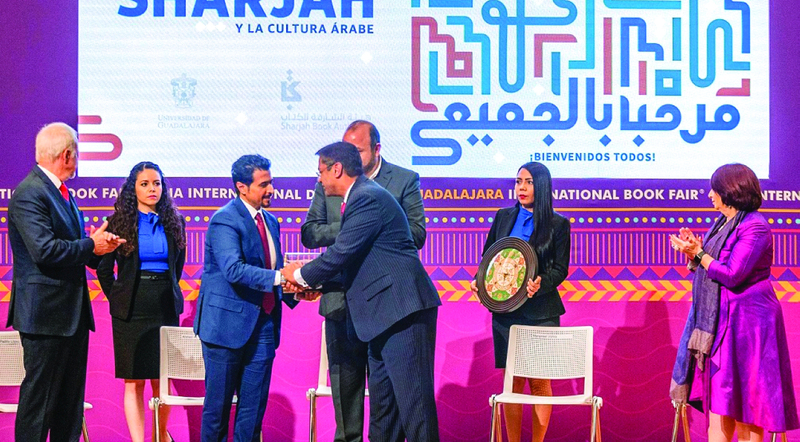 الشارقة تتسلم راية ضيف شرف معرض المكسيك للكتاب 2020
