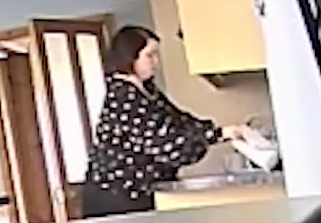 شاهد.. كاميرا المراقبة تكشف جريمة صديقة العمر