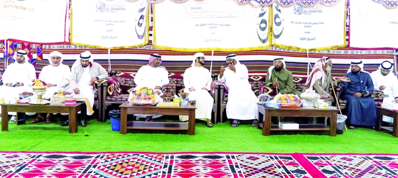 سلطان بن حمدان بن زايد يزور عزب مهرجان الظفرة