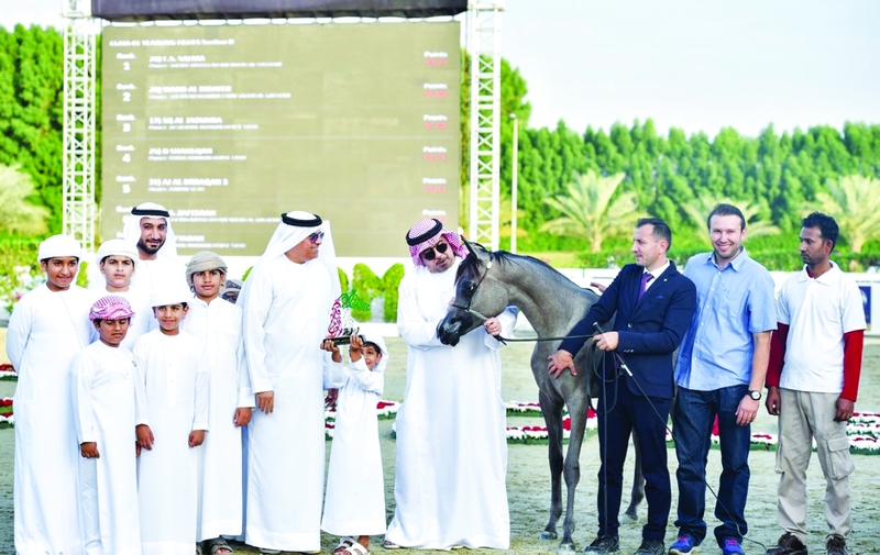 "خلال تتويج الفائزين | البيان"
