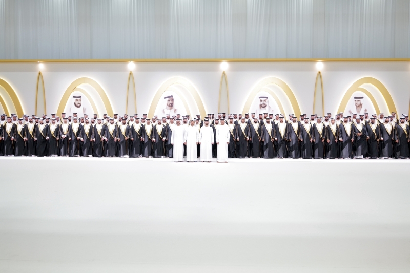 منصور بن محمد يحضر العرس الجماعي لموظفي «الموانئ والجمارك» و«إقامة دبي»