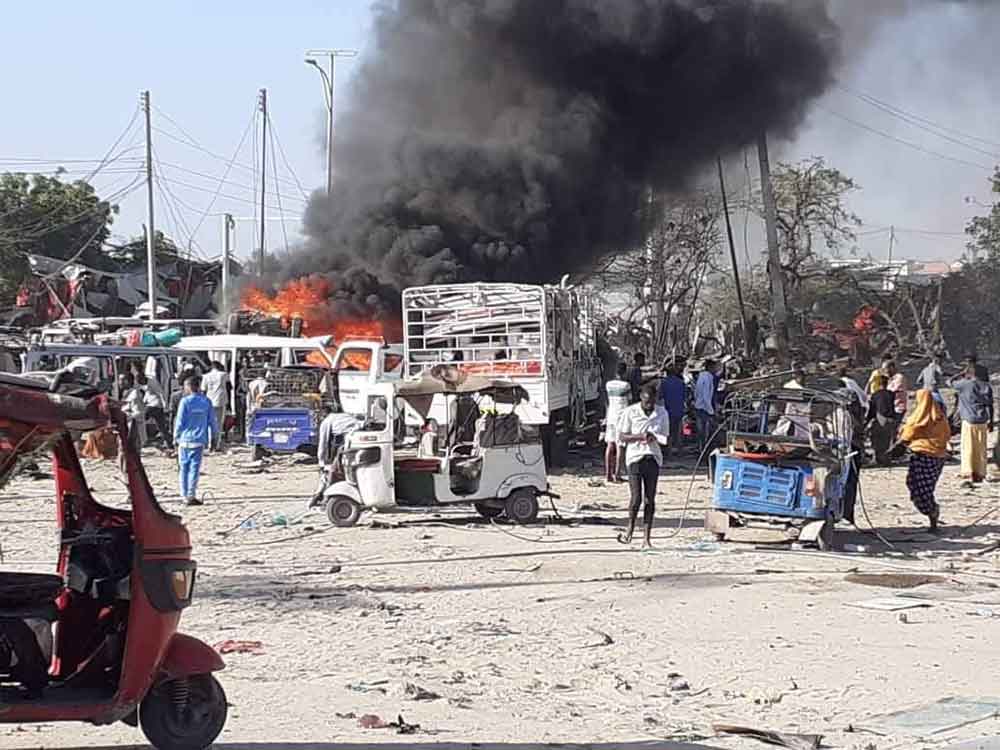 بالفيديو.. 78 قتيلاً بتفجير سيارة مفخخة في مقديشو