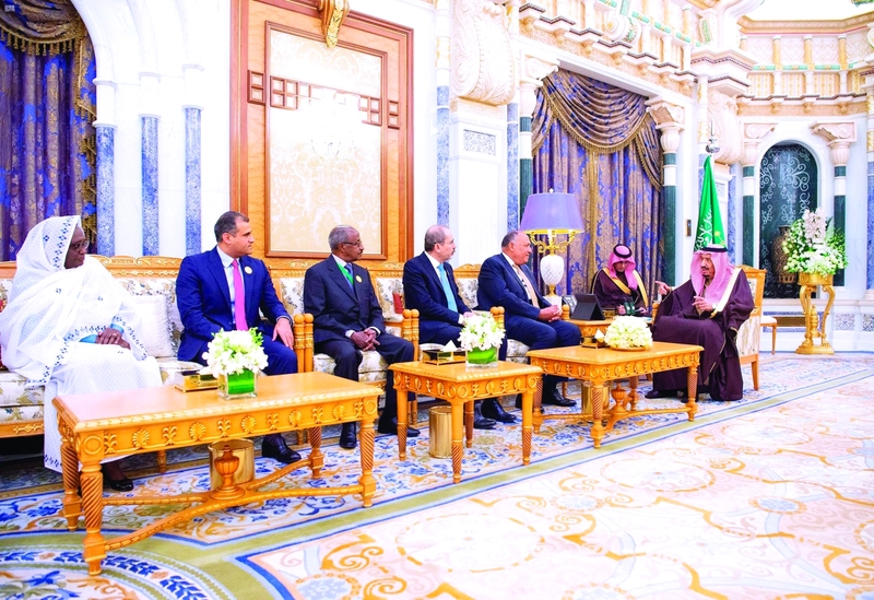 "خادم الحرمين مستقبلاً ممثلي الدول المشاركة بالاجتماع | واس"