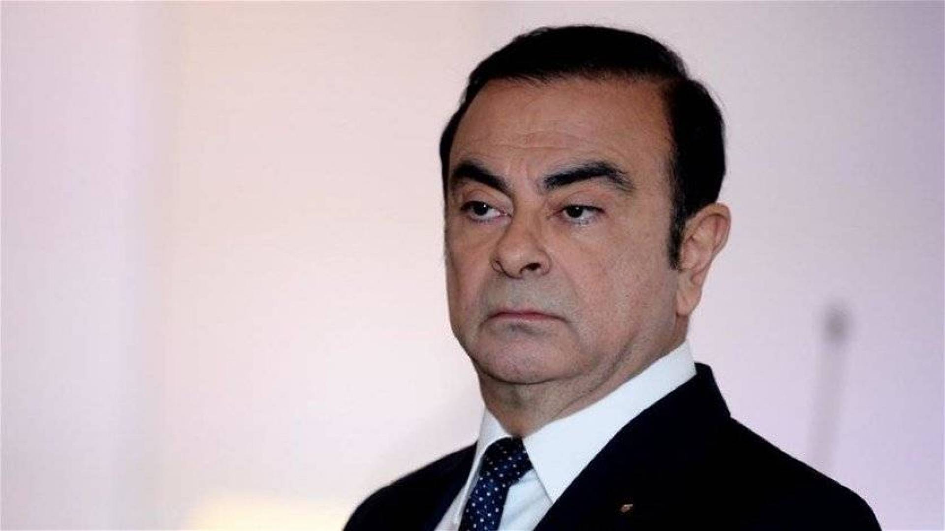 وزير لبناني يهدد اليابان بإلغاء منع السفر عن كارلوس غصن