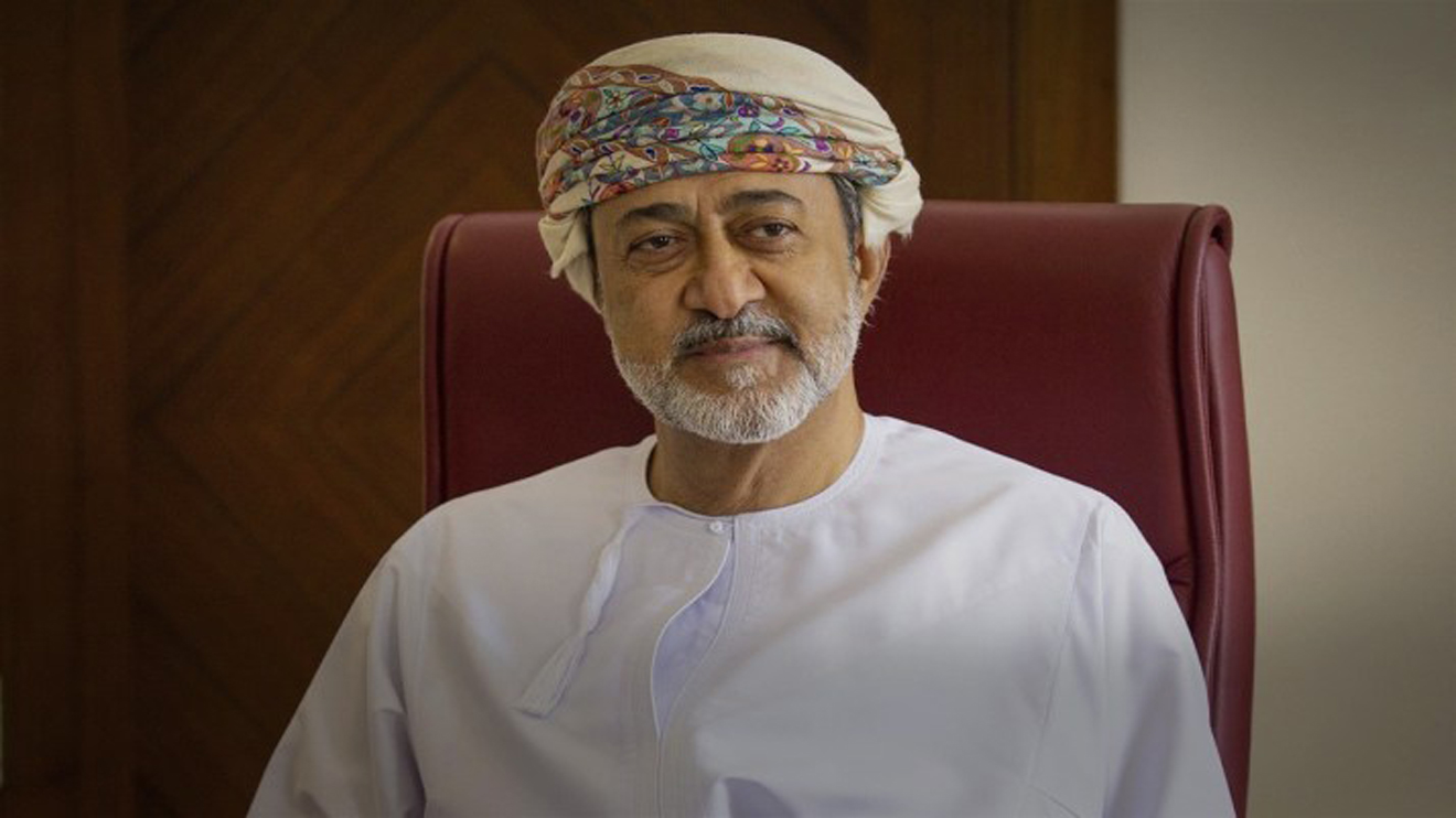 على خطى قابوس