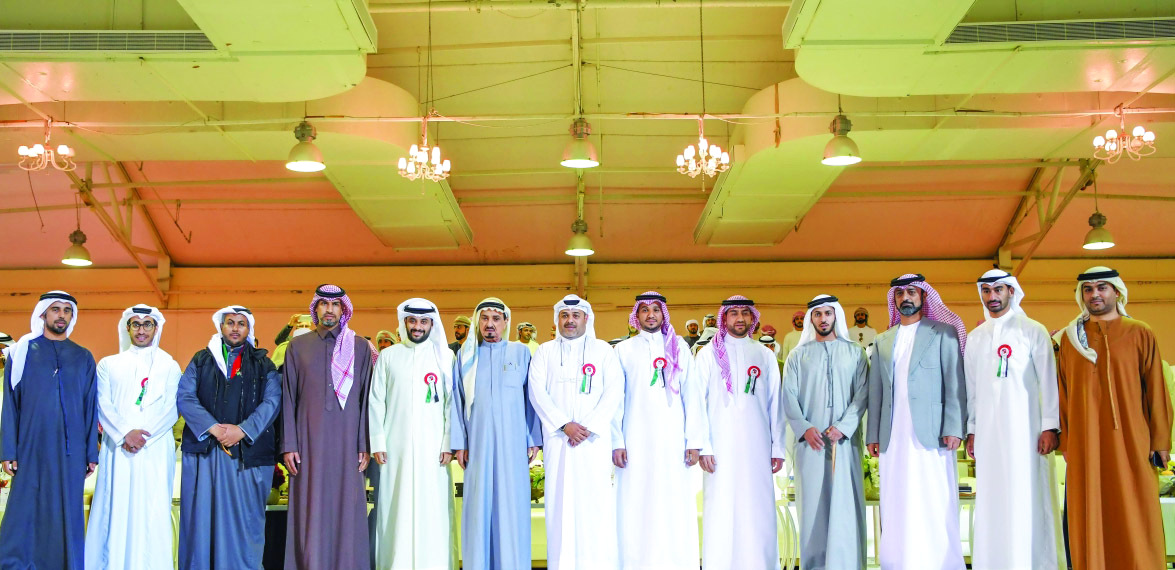 "حميد النعيمي ملتقياً كبار الشخصيات في الحفل بحضور عمار النعيمي | وام"