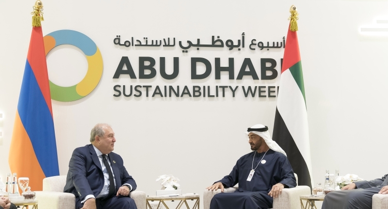 ولي عهد أبوظبي يلتقي عدداً من رؤساء الدول المشاركين في الحدث