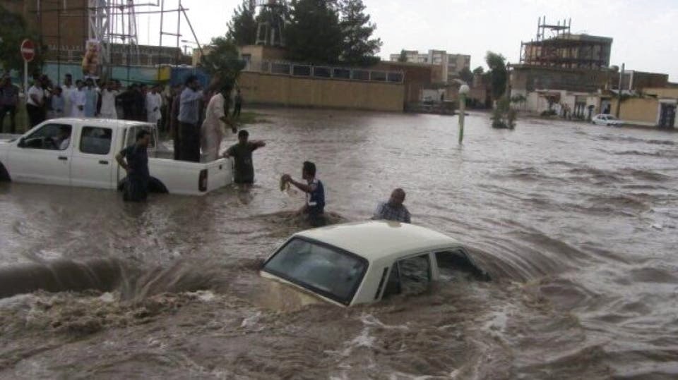 مصرع 3 أشخاص في فيضانات ضربت إيران