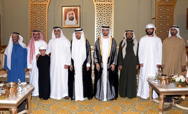 "سيف بن زايد وزايد بن سيف بن محمد والعريس وعدد من الحضور"