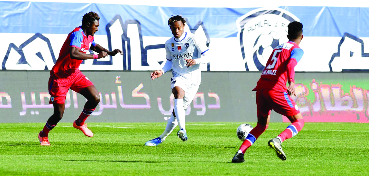 "جانب من لقاء الهلال وأبها | واس"