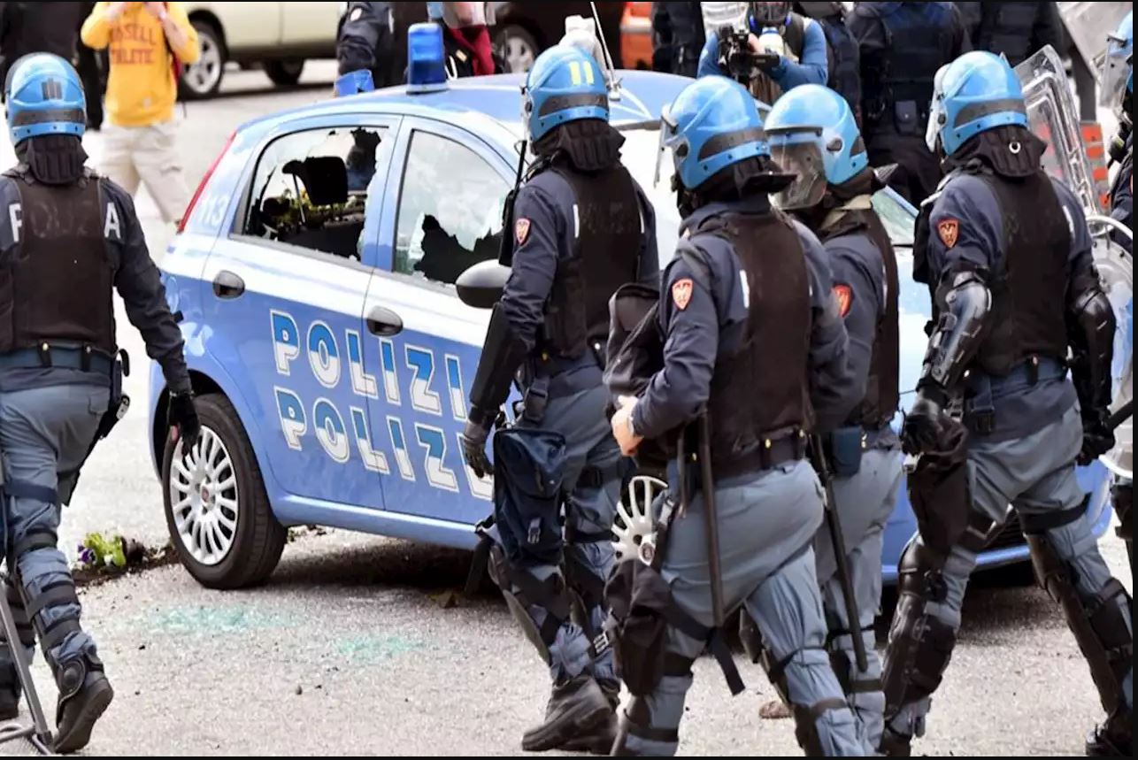 القبض على 60 شخصاً في قضايا مخدرات بإيطاليا