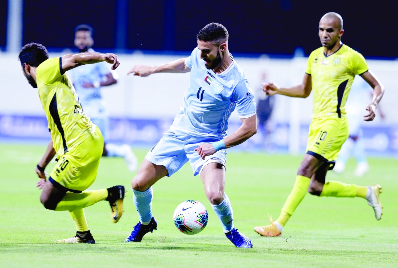 "جانب من لقاء الذهاب بين الفريقين | البيان"