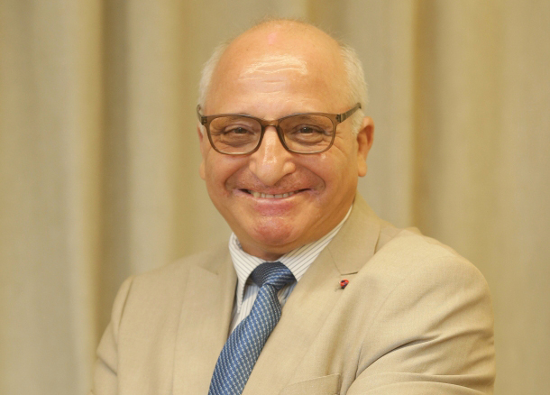 رشيد اليزمي لـ «البيان»: بيئة علمية رائدة في الإمارات