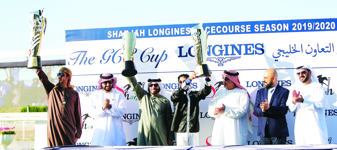 "عبد الله القاسمي متوجاً أبطال الشوط الخامس | تصوير - أحمد عبيد"