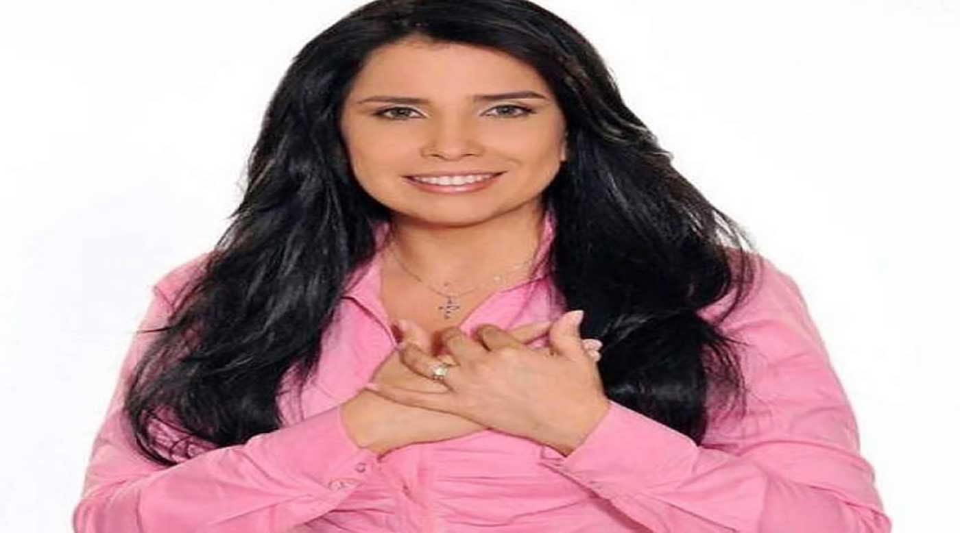 فرار برلمانية كولومبية على متن دراجة نارية إلى فنزويلا