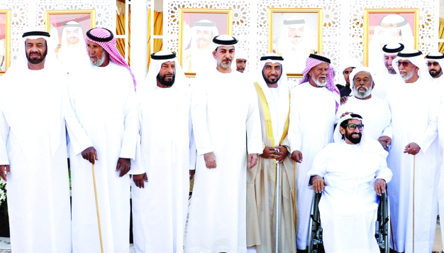 "عمر بن زايد خلال الحفل | وام"