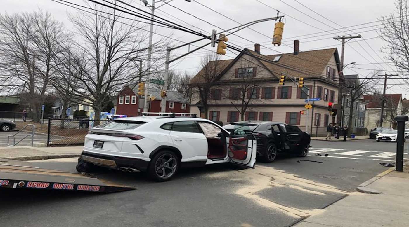 طفلان يسرقان سيارتي لامبورغيني من الوكالة ويدمّرانهما في حادث