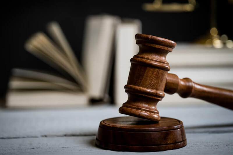 إدانة 5 مسؤولين في شركة حكومية لتورطهم في الرشوة والفساد