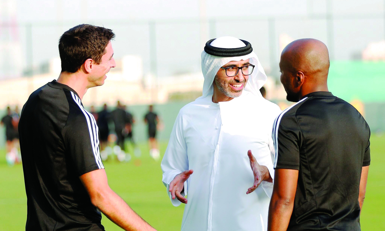 "ذياب بن زايد متحدثاً إلى إسماعيل مطر وتيغالي | البيان"