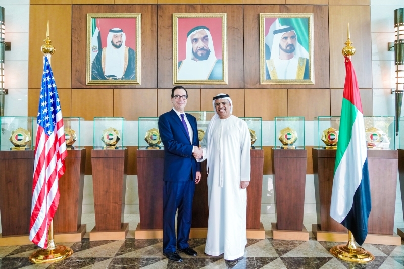 الإمارات وأمريكا تبحثان تطوير التعاون الاقتصادي والمالي