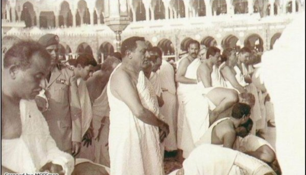 "اثناء أداءه فريضة الحج"