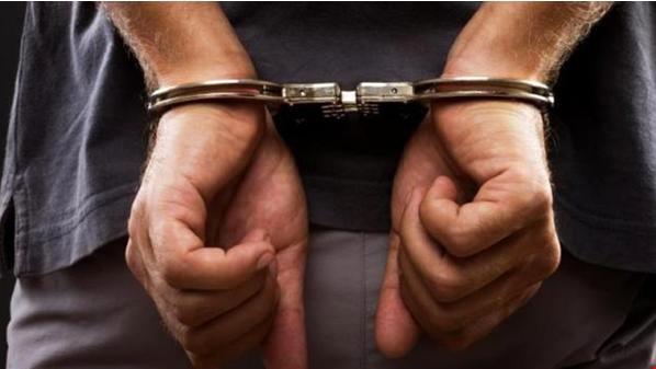 3 أشهر حبساً لشابين اعتديا على موظفين