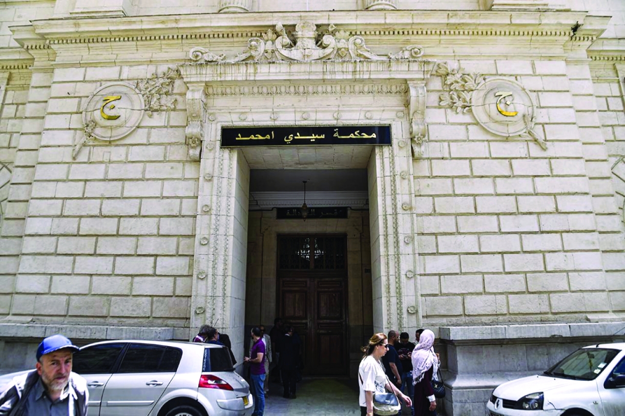 القضاء الجزائري يبرئ نجل تبون في قضية فساد